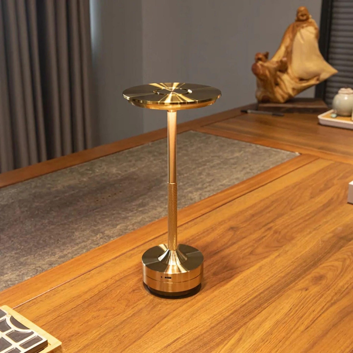 Lampe de chevet Tactile design