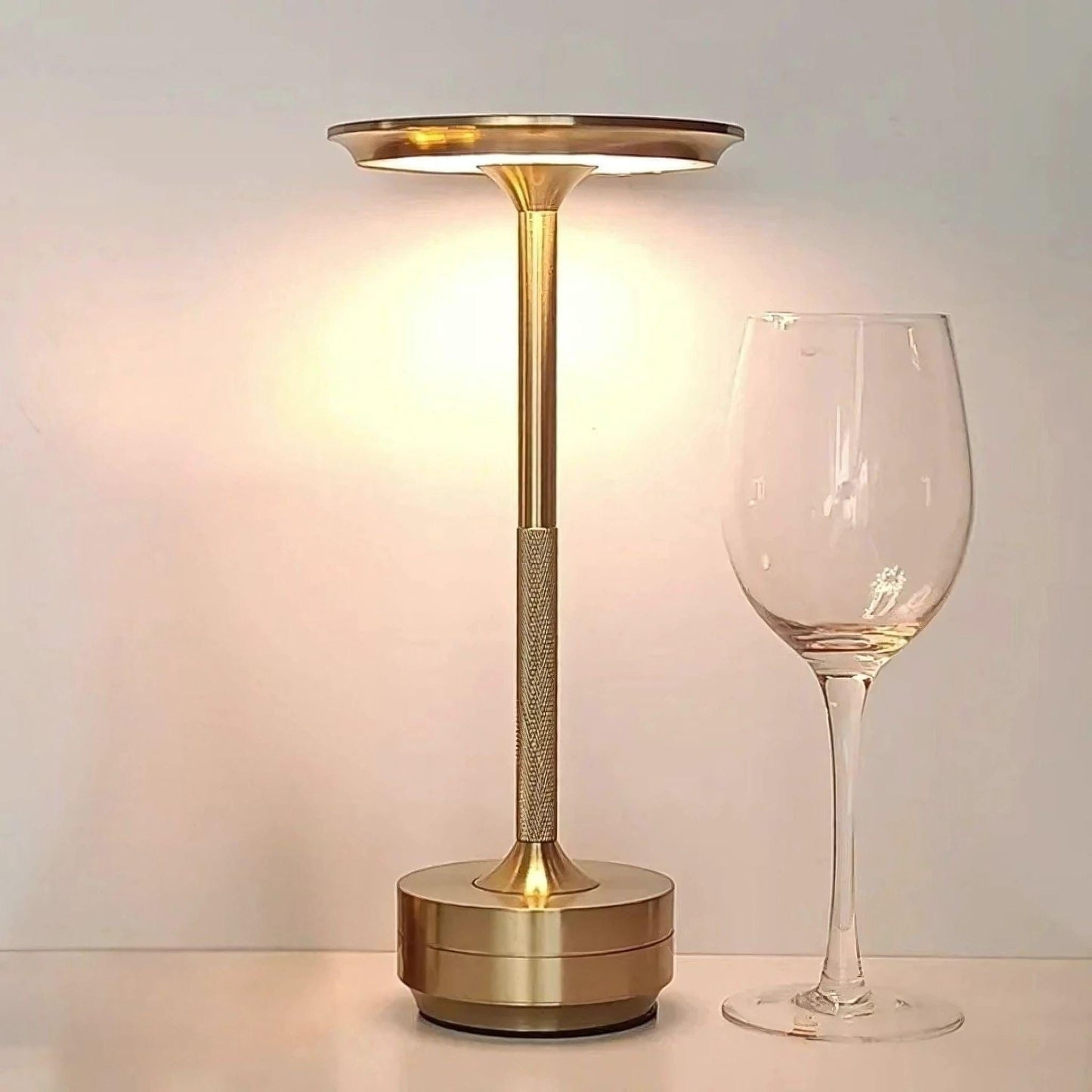 Lampe de chevet Tactile design
